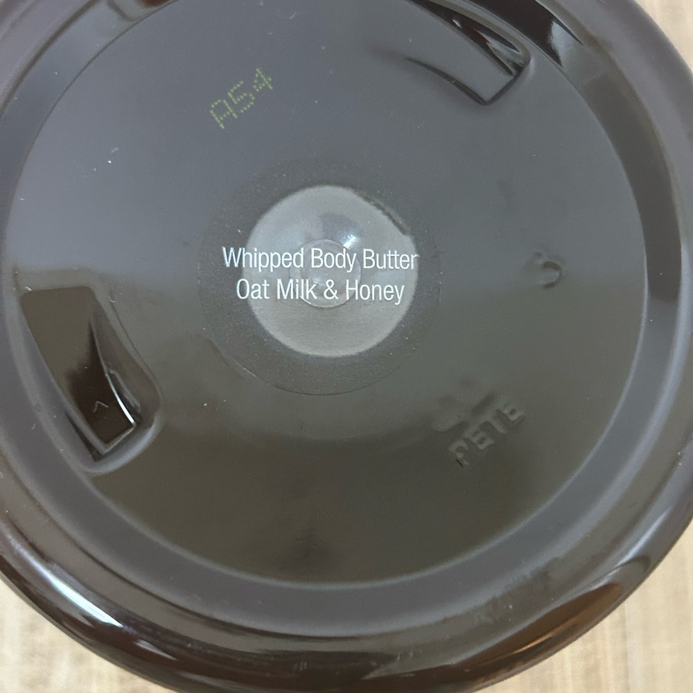 Josie Maran Whipped Argan Oil Body Butter Oat Milk And Honey. 8 oz. New - Picture 4 of 6